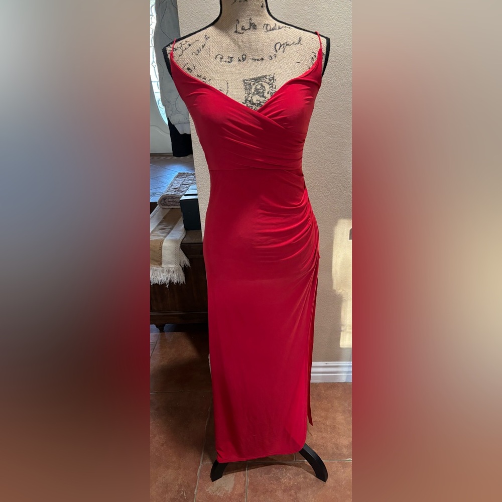Elegant Red Sleeveless Dress